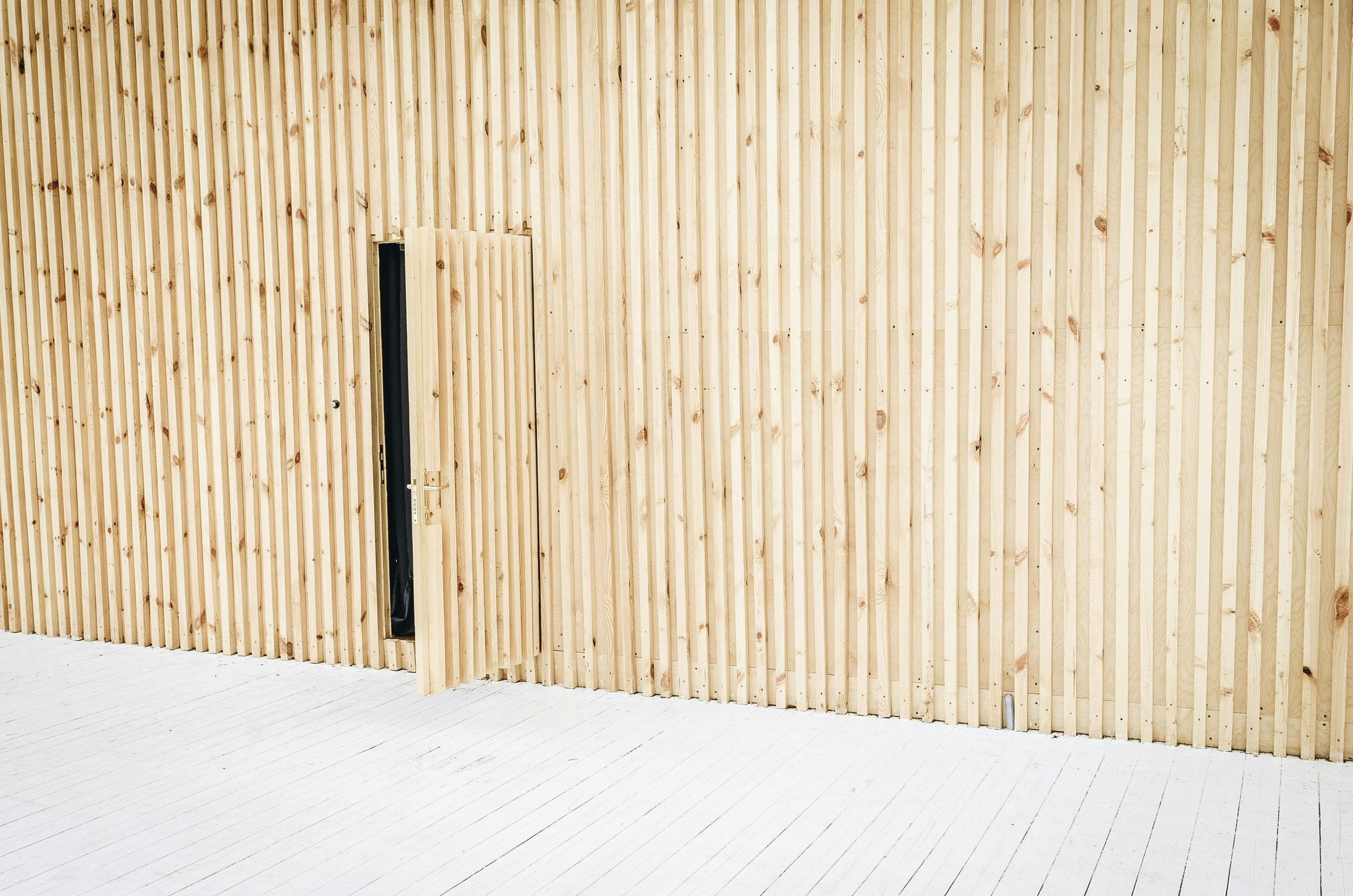 Brown Bamboo Wall Photo - Photo by Daniil Silantev on Unsplash